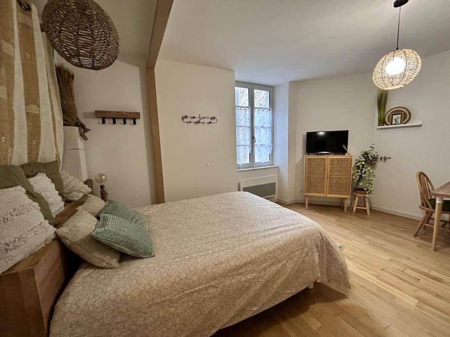 Studio L'Eden Moulins  Buitenkant foto